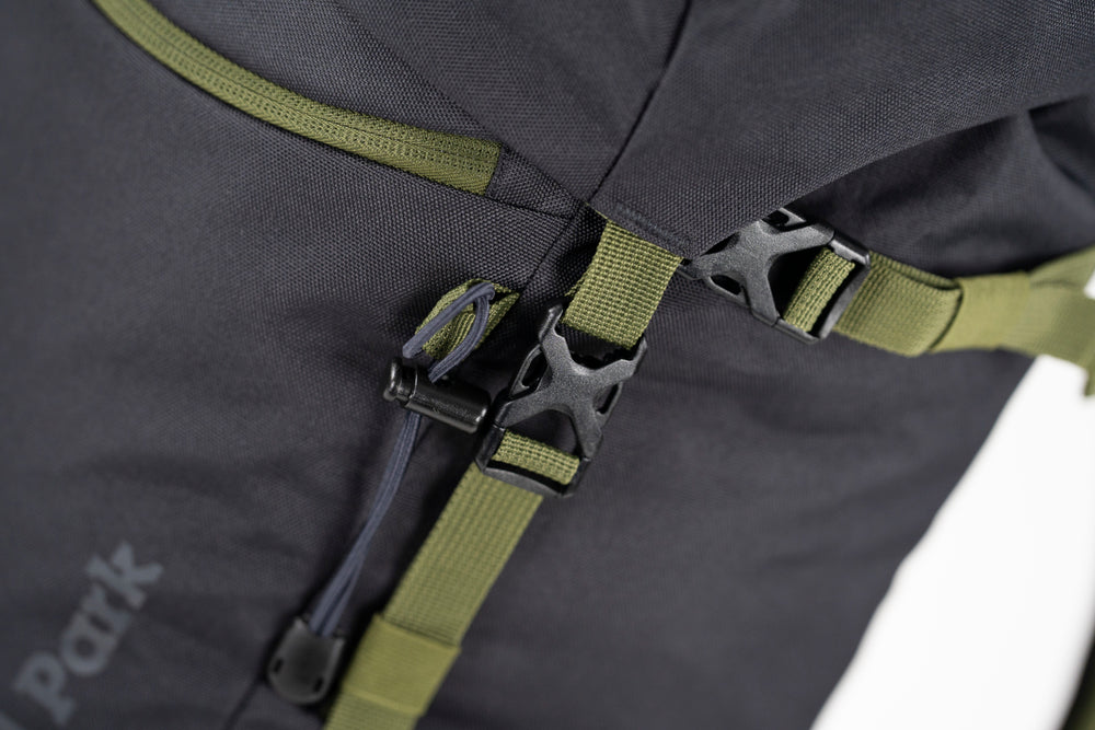 26L Eniwa Backpack (Dark Navy)