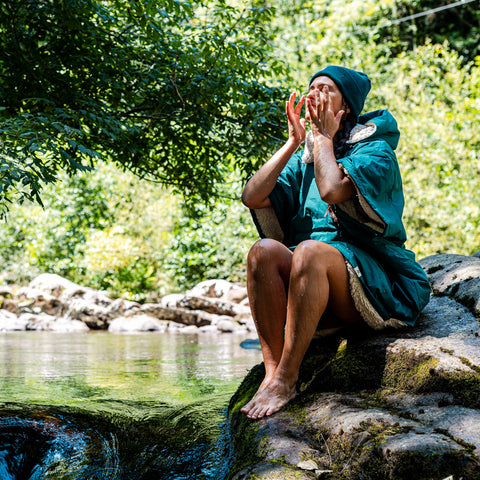 Entoto Weatherproof Changing Poncho (Petrol) @100