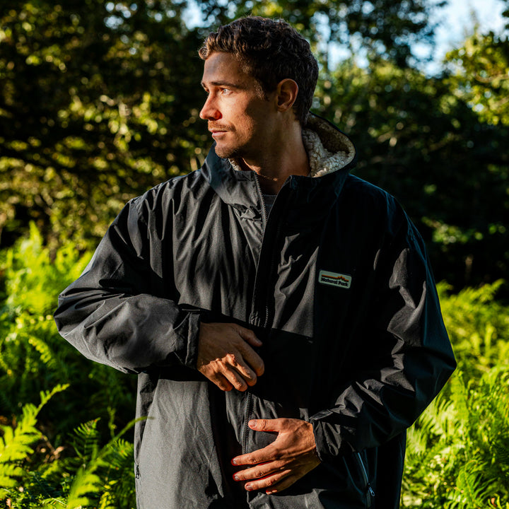 Eolus Weatherproof Changing Robe (Black)