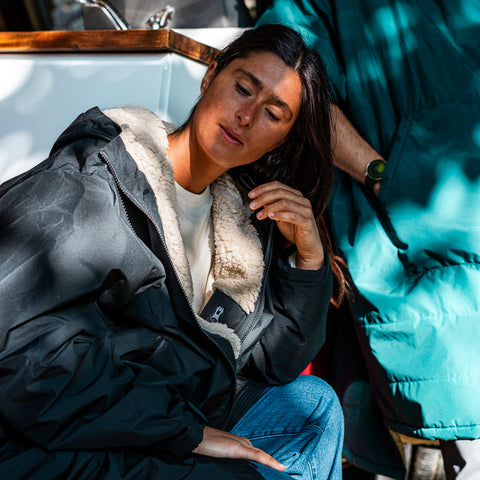 Eolus Weatherproof Changing Robe (Black)