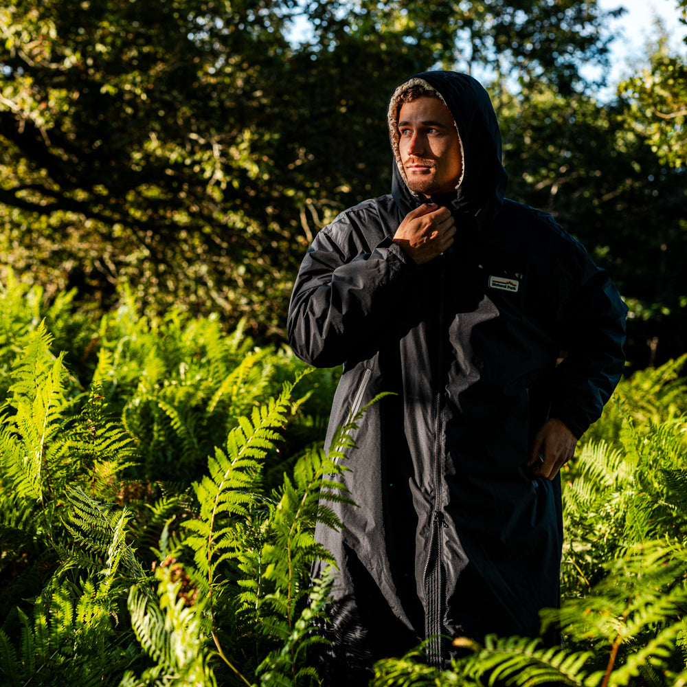 Eolus Weatherproof Changing Robe (Black) @75