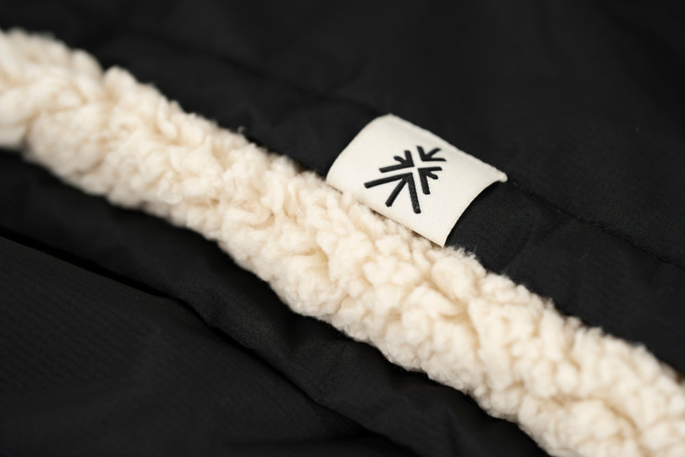 Eolus Weatherproof Changing Robe (Black)