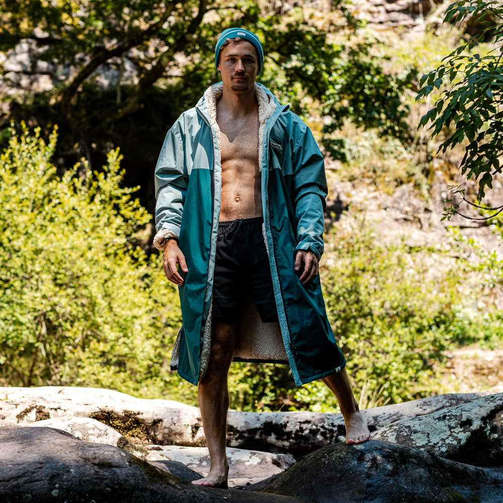 Eolus Weatherproof Changing Robe (Light Blue/Petrol)