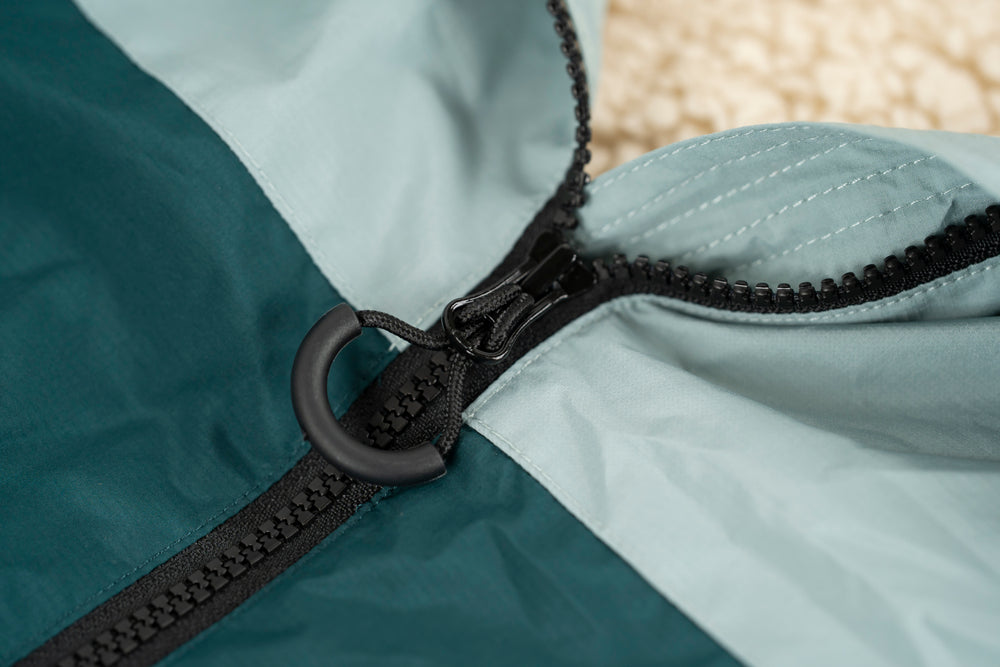 Eolus Weatherproof Changing Robe (Light Blue/Petrol)