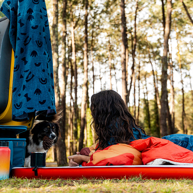 Estrela Landscape Sherpa Blanket (Pureed Pumpkin)