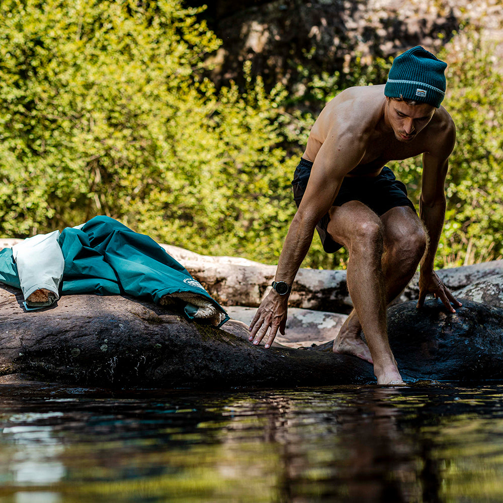 Gardoria Merino Blend Cable Rib Knit Beanie (Atlantic Deep/Slate) @100