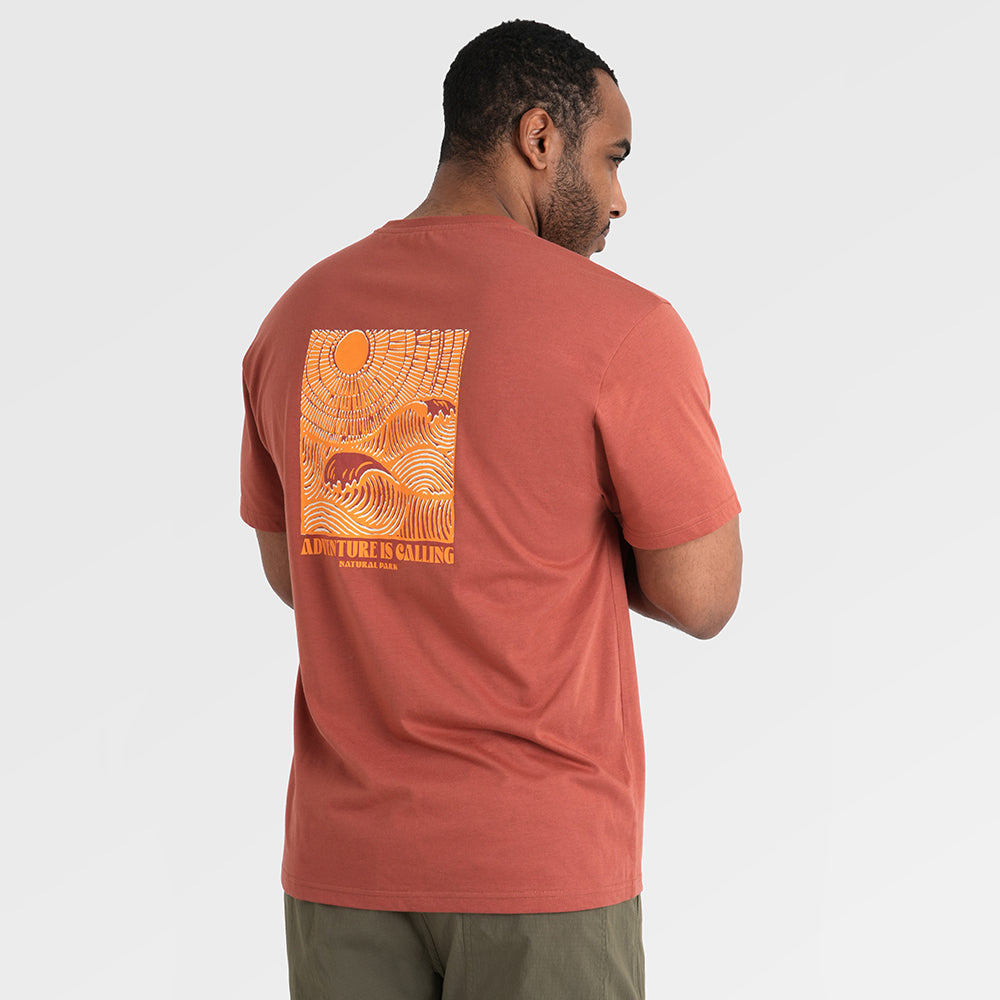 Mens Adventure Galatea Relaxed Tee (Etruscan Red) §M;183cm
