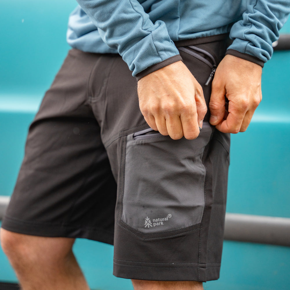 Mens Cervin Shorts (Black/Dark Shadow)